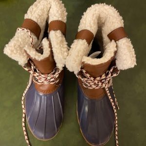 American Eagle Outfitters Brown and Purple Winter Boots